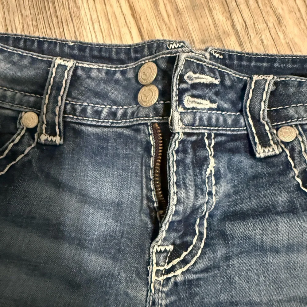 Vigoss Distressed Blue Jean Shorts - Picture 5 of 6